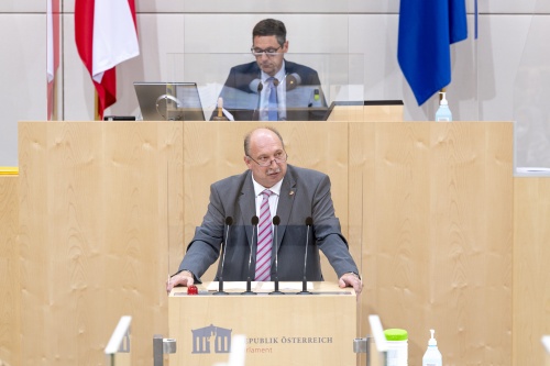 Bundesrat Michael Bernard (FPÖ) am Rednerpult
