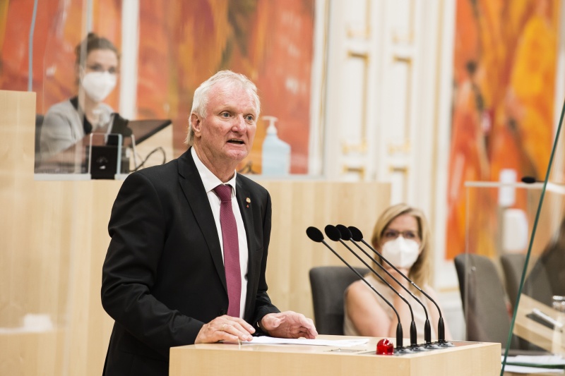 Am Rednerpult: Bundesrat Günther Novak (SPÖ)