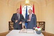 Von links: Nationalratspräsident Wolfgang Sobotka (ÖVP), Fernand Etgen (Demokratische Partei)