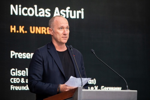 Am Rednerpult: Preisträger Nicolas Asfuri
