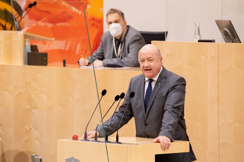 Am Rednerpult: Nationalratsabgeordneter Christian Stocker (ÖVP)