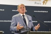Am Rednerpult: Nationalratspräsident Wolfgang Sobotka (ÖVP)