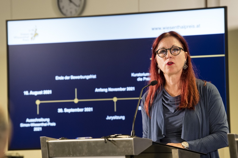 Am Rednerpult: Generalsekretärin des Nationalfonds der Republik Österreich für Opfer des Nationalsozialismus Hannah Lessing