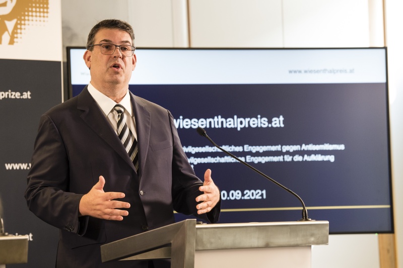 Am Rednerpult: IKG Präsident Oskar Deutsch