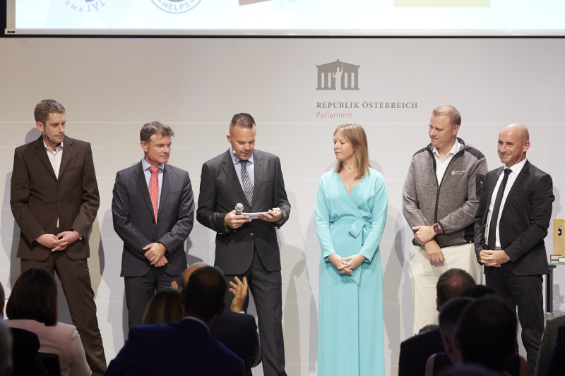 Präsentation der Sponsoren: Steyr Helps, Donau Universität Krems, Skillqube, PAX Bags, Hypo Oberösterereich