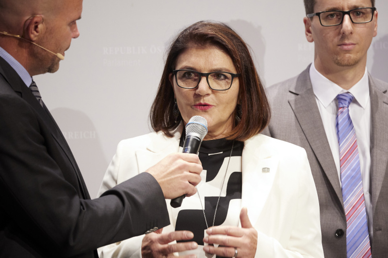 Alexandra Tanda Medi Trans