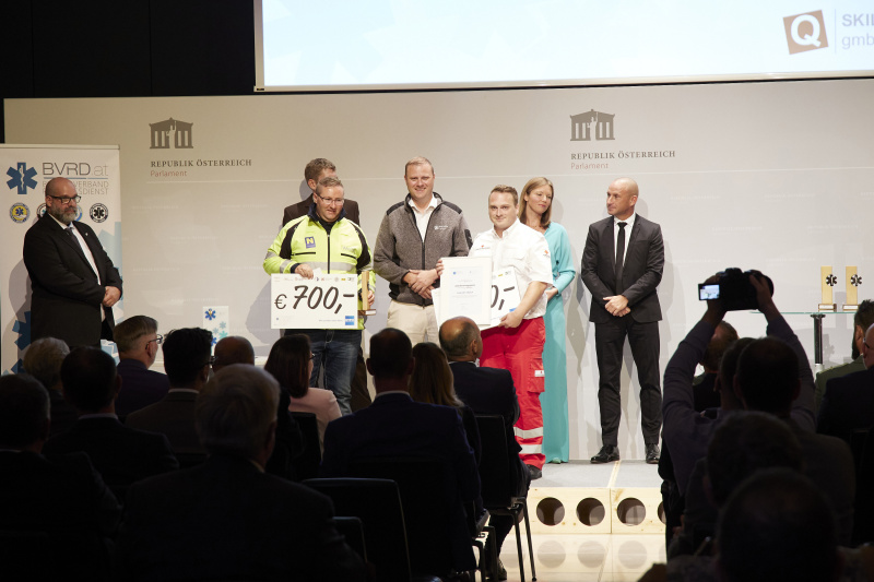 Übergabe Camillo Award an Thomas Reinalter Notruf 144, Valentin Walch Rettungsleitstelle Linz-Mühlviertel