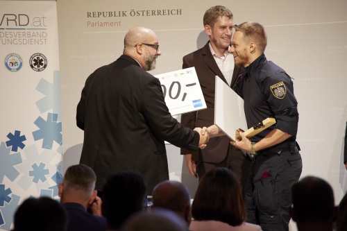 Übergabe Camillo Award an Johannes Ohner LPD Wien