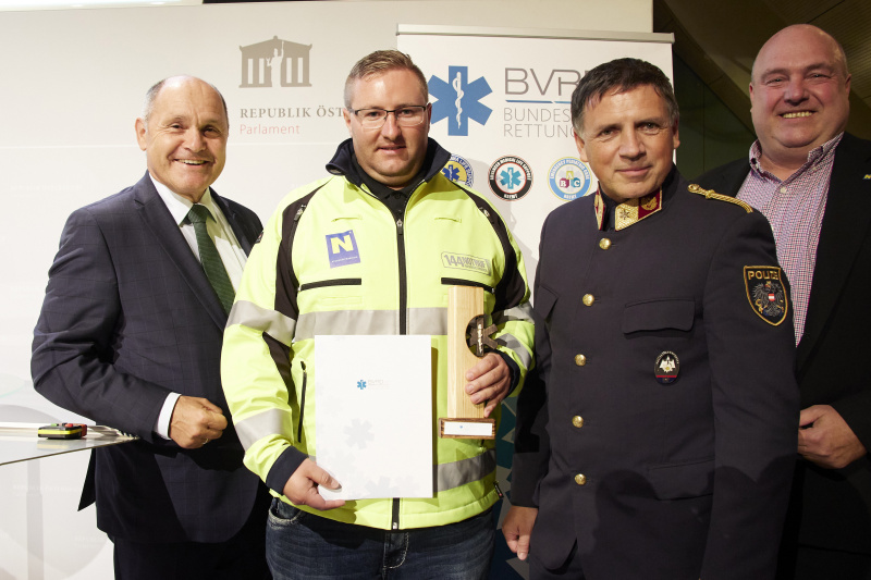 Von links: Nationalratspräsident Wolfgang Sobotka (ÖVP), Thomas Reinalter Notruf 144