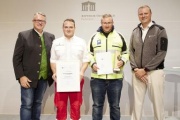 Preisträger von links: Valentin Walch Rettungsleitstelle Linz-Mühlviertel, Thomas Reinalter Notruf 144