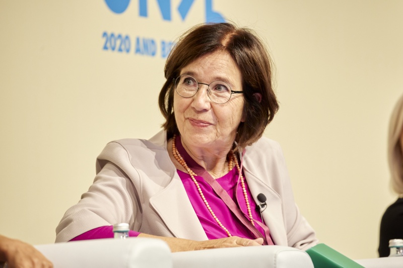 - Session 1: Women in the pandemic: A tribute to everyday heroes - Motion 3