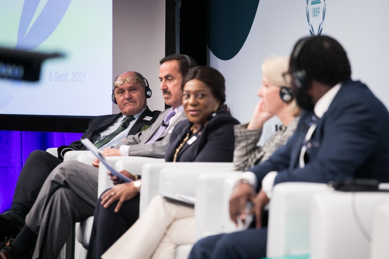 Panel 4 ParliamentsÕ openness, transparency and accessibility versus security: How to strike a balance?