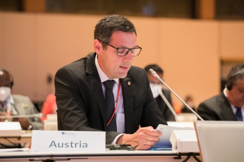 Peter Raggl (Mr.) President of the Federal Council .Austria,Panel 3 The post-pandemic recovery: Transforming the economy to combat climate change and promote sustainable development