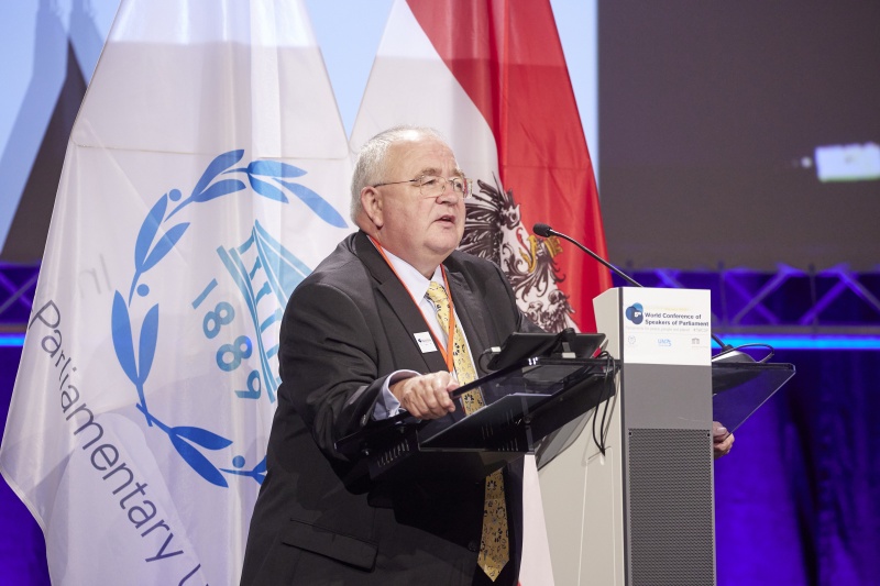 DALY, Mark (Mr.), Chairperson of the Senate - IRELAND presents Report from Panel 5 - Closing session