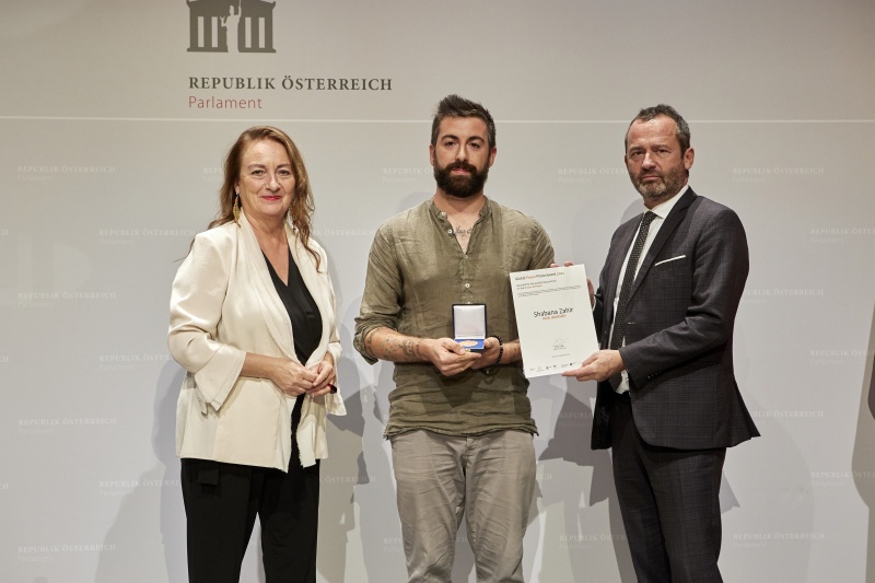 Von links: Silvia Lammerhuber Managing Direktor Edition Lammerhuber, Mattia Bidoli NGO SmileyHand - Una mano per un sorriso - For children, Eric Falt UNESCO Assistant Director General 2010 – 2018, UNESCO New Delhi, India