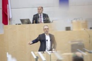 Am Rednerpult: Nationalratsabgeordneter Herbert Kickl (FPÖ)