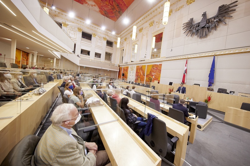 Begrüßung durch Bundesratspräsident Peter Raggl (ÖVP)