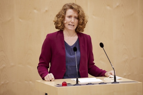 Buchpräsentation durch Sprecherin des Klimavolksbegehrens Katharina Rogenhofer