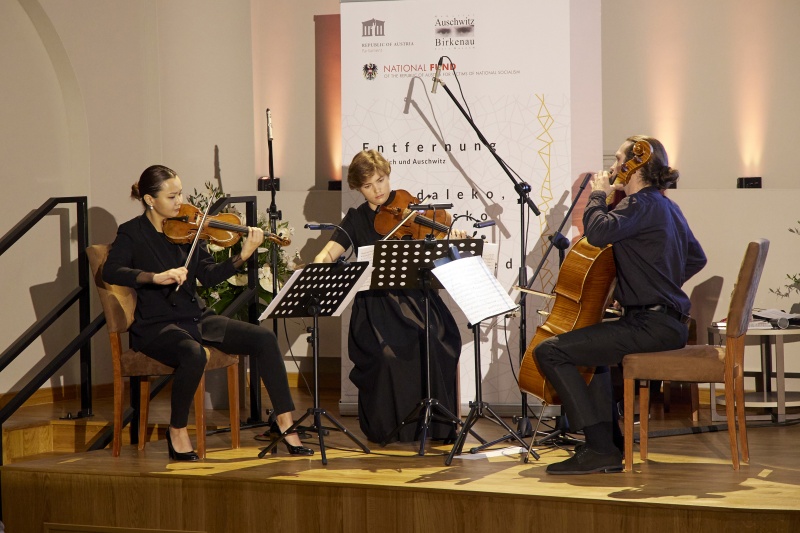 Gedenkfeier - 3 Streicherinnen