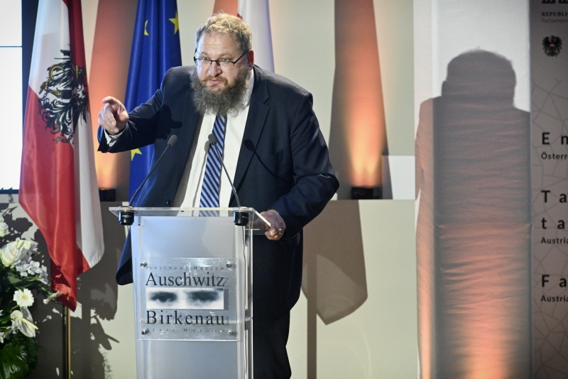 Gedenkfeier zur Eröffnung. Direktor des Staatlichen Museums Auschwitz-Birkenau Piotr M. A. Cywiński