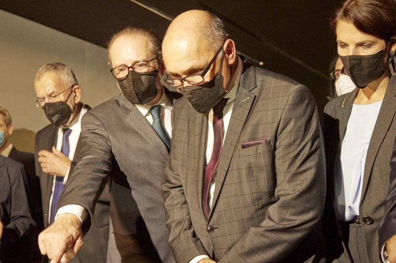 Block 17, Führung durch die österreichische Länderausstellung