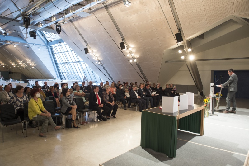 Am Rednerpult: Bundesratspräsident Peter Raggl (ÖVP)