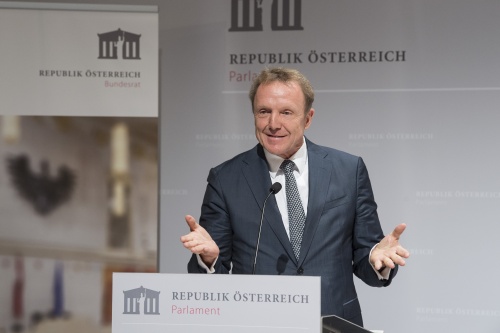 Am Rednerpult: Bundesrat a.D. Reinhard Pisec (FPÖ)