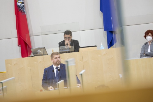 Am Rednerpult: Bundesrat Andreas Spanring (FPÖ), am Präsidium Bundesratspräsident Peter Raggl (ÖVP)