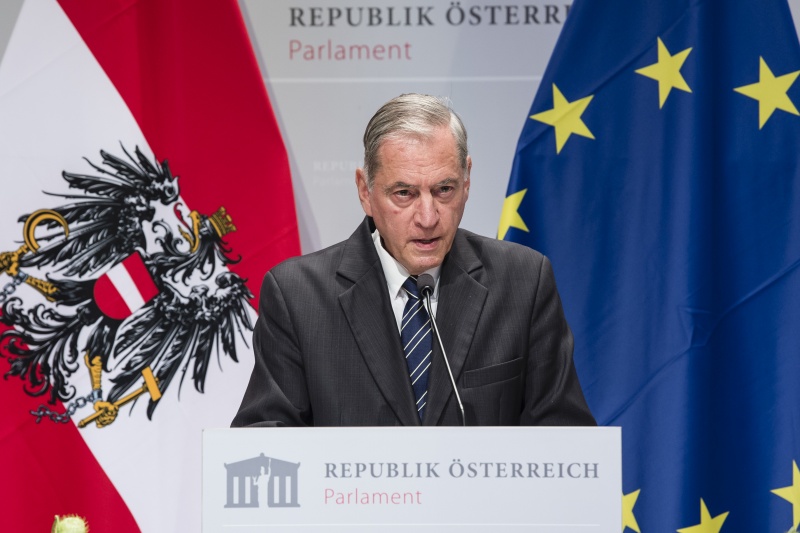 Am Rednerpult: Paul-Jürgen Porr bei seiner Festansprache