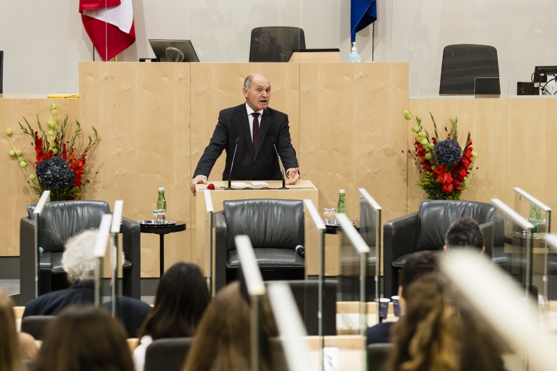Am Rednerpult: Nationalratspräsident Wolfgang Sobotka (ÖVP) bei seiner Ansprache vor den Schülern