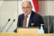 Nationalratspräsident Wolfgang Sobotka (ÖVP) bei der Eröffnung der Sitzung