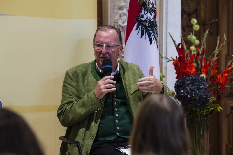 Am Podium: Bundesrat Ernest Schwindsackl (ÖVP)