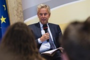 Am Podium: Nationalratsabgeordneter Reinhold Lopatka (ÖVP)