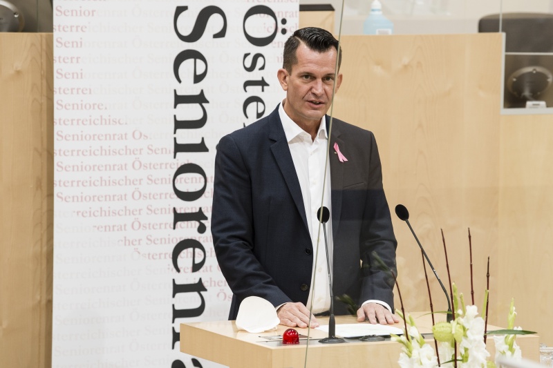 Am Rednerpult: Sozialminister Wolfgang Mückstein (GRÜNE)