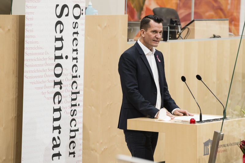 Am Rednerpult: Sozialminister Wolfgang Mückstein (GRÜNE)