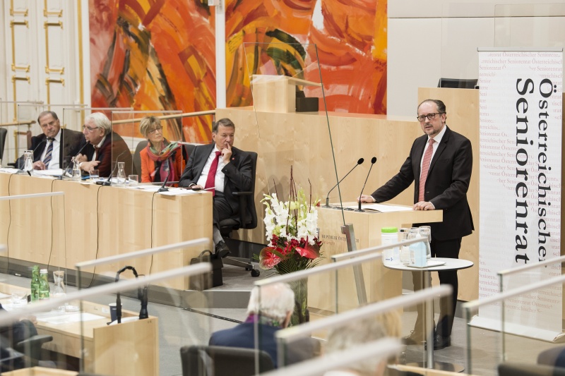 Am Rednerpult: Bundeskanzler Alexander Schallenberg (ÖVP)