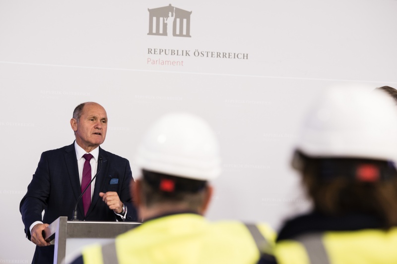 Am Rednerpult: Nationalratspräsident Wolfgang Sobotka (ÖVP)