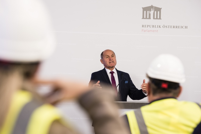 Am Rednerpult: Nationalratspräsident Wolfgang Sobotka (ÖVP)