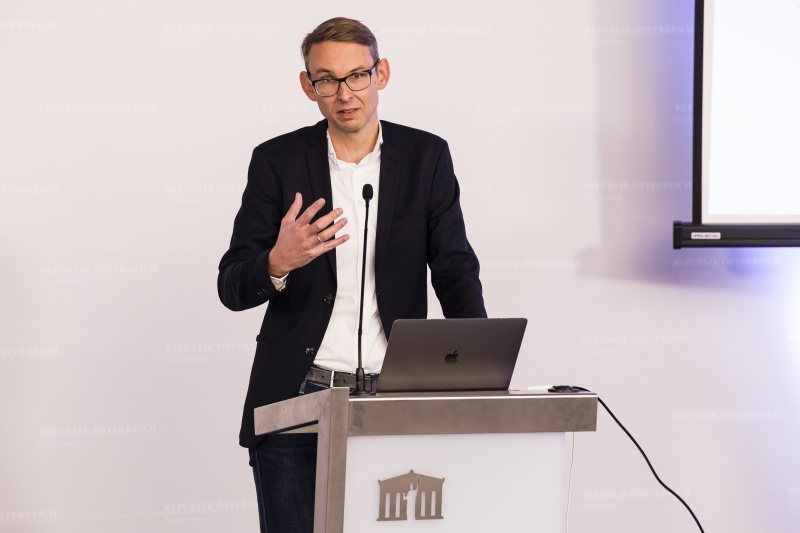 Am Rednerpult: Architekt Rene Walkenhorst