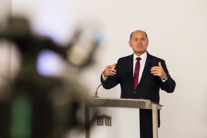 Am Rednerpult: Nationalratspräsident Wolfgang Sobotka (ÖVP)