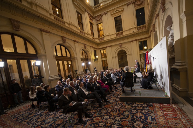 Historiker Herbert Brettl bei der Festrede 