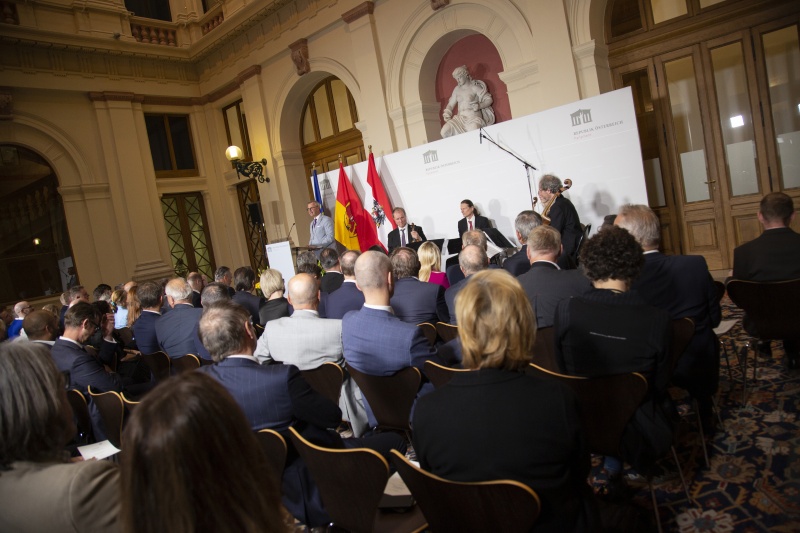 Dritter Nationalratspräsident Norbert Hofer (FPÖ) am Rednerpult