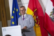 Dritter Nationalratspräsident Norbert Hofer (FPÖ) am Rednerpult