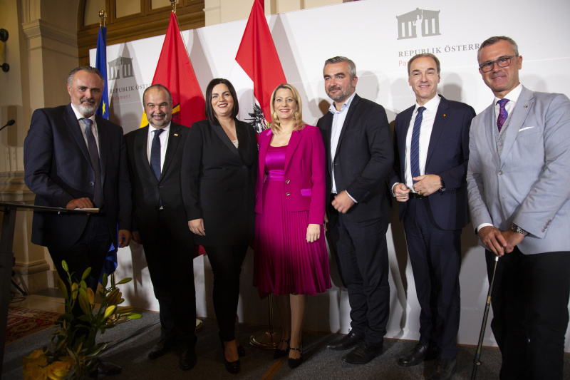 Von links: Landeshauptmann Hans Doskozil, Botschafter der Republik Kroatien S.E. Daniel Gluncic, Landeshauptmann-Stellvertreterin des Burgenlandes Astrid Eisenkopf, Landesrat Burgenland Heinrich Dorner, Landesrat Burgenland Leonhard Schneeman, Dritter Nationalratspräsident Norbert Hofer