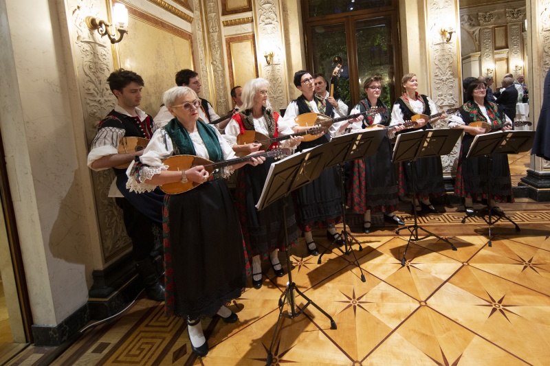 Musikalische Begleitung durch die Tamburica-Gruppe Trausdorf