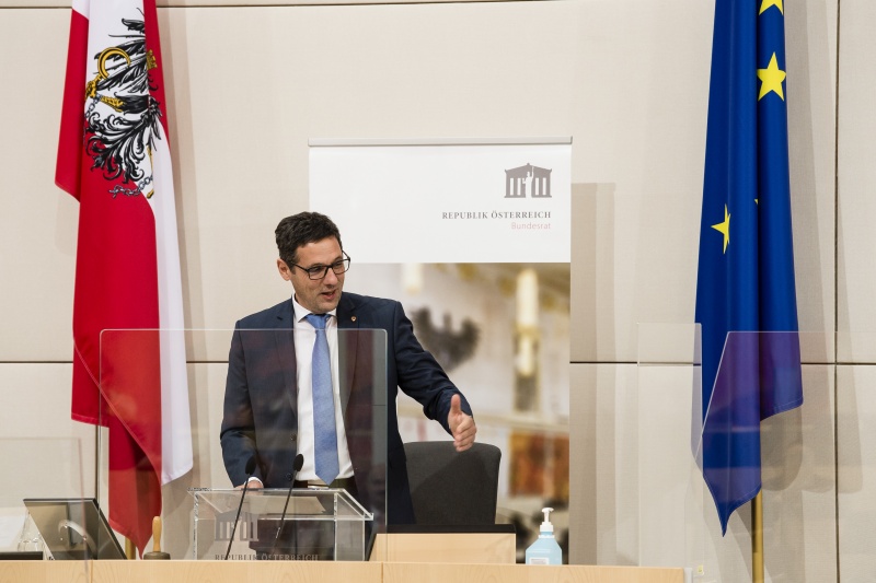 Am Präsidium: Bundesratspräsident Peter Raggl (ÖVP)
