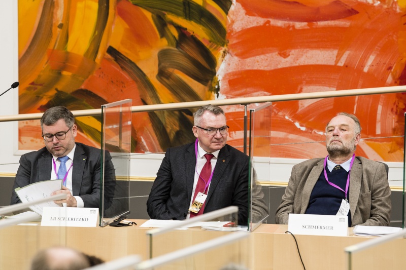 Auf der Regierungsbank von links: Niederösterreichischer Landesrat Ludwig Schleritzko, Tiroler Landesrat Johannes Tratter, Univ.-Prof Universität Innsbruck Markus Schermer