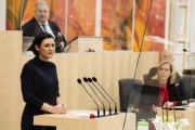 Am Rednerpult: Landwirtschaftsministerin Elisabeth Köstinger (ÖVP)