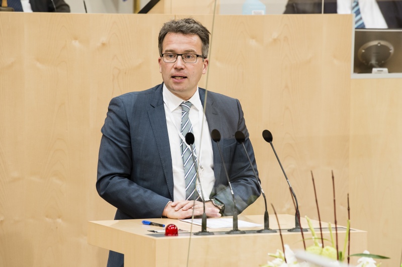 Am Rednerpult: Arbeitsmarktservice Johannes Kopf