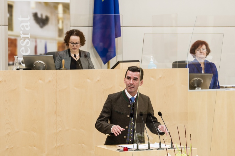 Am Rednerpult: Bundesrat Josef Ofner (FPÖ)